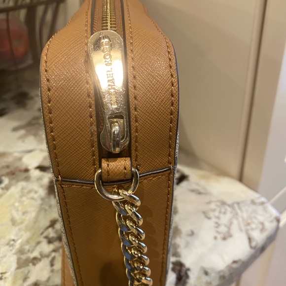 Michael Kors crossbody bag - Picture 7 of 9